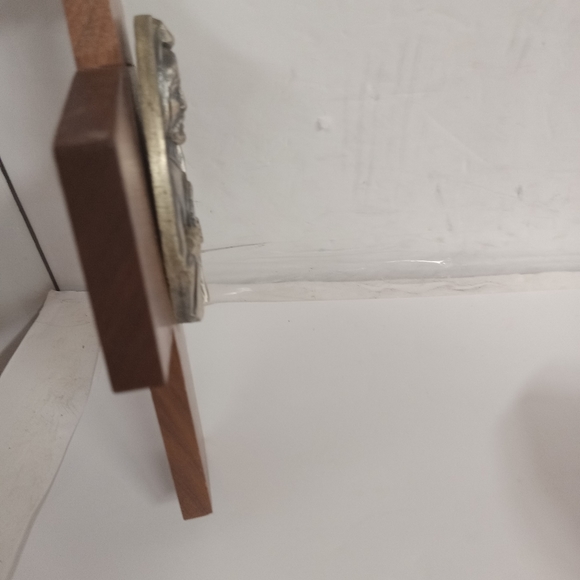 Vintage Religious Wooden Cross Plaque & Metal Ornament RARE Image - Picture 6 of 6